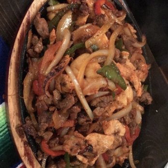 Mojitos Mexican Grill - Beef, Chicken, Shrimp combo fajitas! - New Mexican Cuisine Near Me - Windsor Heights, Iowa