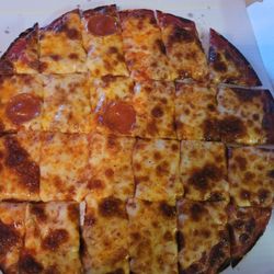 Pizza Pete- Frankfort - Thin crust well done.