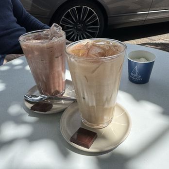 Spinnaker Chocolate - Iced chocolate and Chocolate London Fog with whipped cream side - Chocolatiers & Shops Near Me - Seattle, Washington