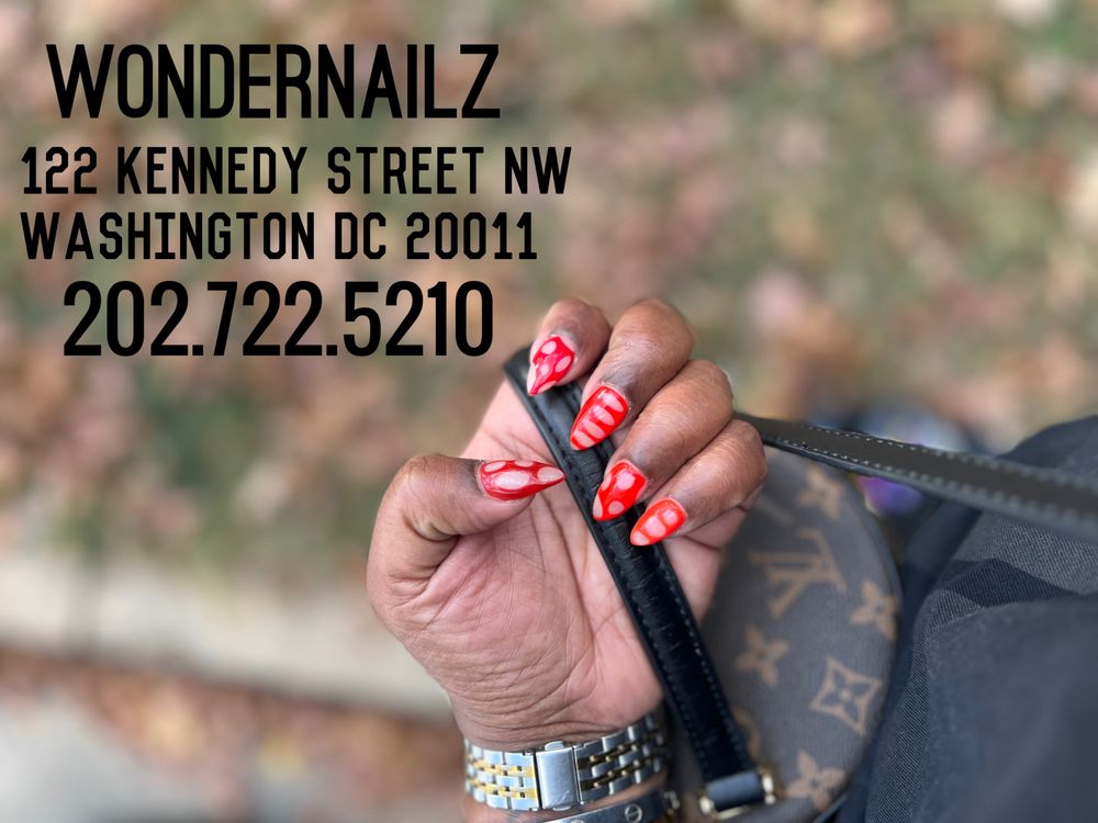 Wonder Nails Logo