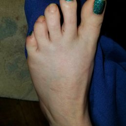 Polish peeled off less than 24 hours later. Nails not filed. Polish peeled off less than 24 hours later. Nails not filed.