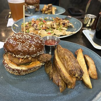 Bosscat Kitchen & Libations - CRISPY FRIED CHICKEN SANDWICH - Bars Near Me - Orange, California Bosscat Kitchen & Libations - CRISPY FRIED CHICKEN SANDWICH - Bars Near Me - Orange, California