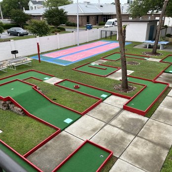 Mother Earth Motor Lodge - Mini golf - Hotels Near Me - Kinston, North Carolina