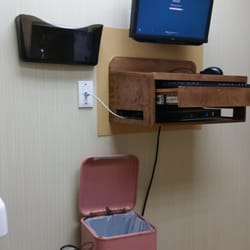 Family Physicians Clinic & Valley Night Clinic - Small rooms.