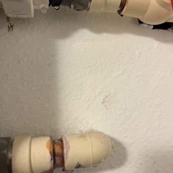 Damngood Property Inspections - water heater leak - Home Inspectors Near Me - Clermont, Florida Damngood Property Inspections - water heater leak - Home Inspectors Near Me - Clermont, Florida