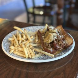 Durty Nelly's Irish Pub - The Bad (chili dog)
