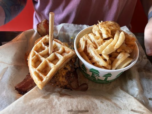 BTW - BURGERS TACOS WAFFLES by null