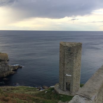 Faro de Cabo Mayor - Local Flavor Near Me - Santander, S