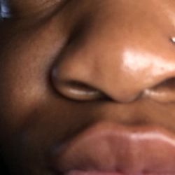 Reo's Tattooing - Nose piercing