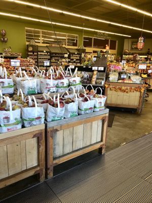 Big Y at Fresh Acres by null
