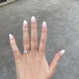 Ombré dip manicure
