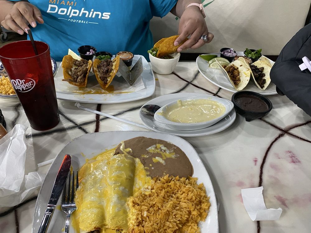 Food from Mi Tio Mexican Grill & Bar 