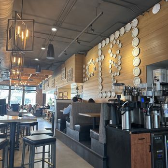 Lot One - Ambience - Cocktail Bars Near Me - Arvada, Colorado