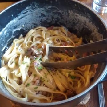 Il Far'niente - Pates aux truffes, mascarpone, girolles et jambon san daniel - Italian Near Me - Paris, 75 Il Far'niente - Pates aux truffes, mascarpone, girolles et jambon san daniel - Italian Near Me - Paris, 75
