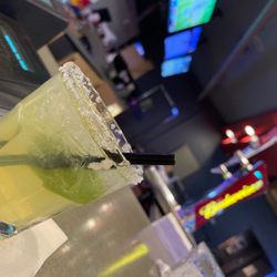 Putter's Bar & Grill