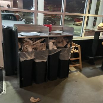 Chipotle Mexican Grill - Overflowing trash - Mexican Near Me - Danbury, Connecticut