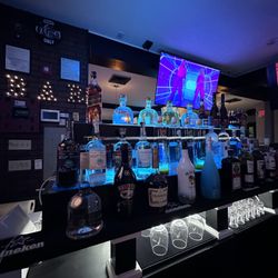 Vibes Bar & Lounge