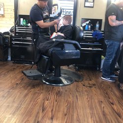 Fine Line Barbershop - Great place. Will be coming here again.