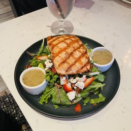 Grilled Salmon Salad