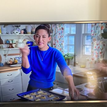 Food Network - There's Molly in her kitchen making me smile! Posted 02/22/21 - Television Stations Near Me - New York, New York Food Network - There's Molly in her kitchen making me smile! Posted 02/22/21 - Television Stations Near Me - New York, New York