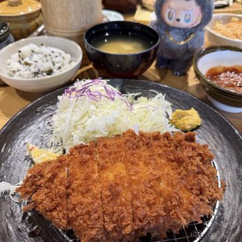 Tonkatsu Tamafuji - 300g Jyukusei Pork Loin Katsu Set $38 - Japanese Near Me - Honolulu, Hawaii Tonkatsu Tamafuji - 300g Jyukusei Pork Loin Katsu Set $38 - Japanese Near Me - Honolulu, Hawaii