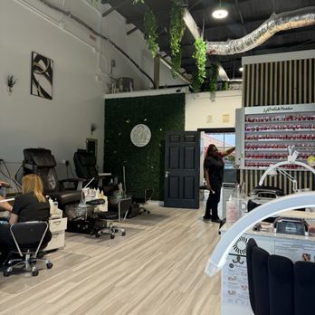 Precious Nails & Beauty - Beautiful clean place love the gold accents classy - Nail Salons Near Me - St Cloud, Florida