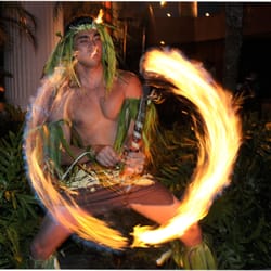 Hawaii Alive Luau Dinner & Show - The thrilling Samoan fire knife!