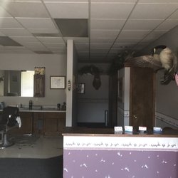 Oak Hills Barber Shop - Inside.