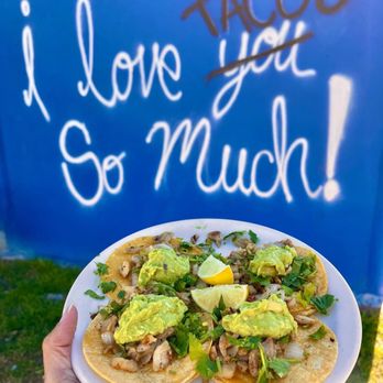 Chinto's Super Taco - a plate of tacos - Mexican Near Me - Del Rio, Texas