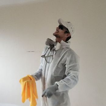 HJ Restorations - Looking for faults before painting walls and ceilings - Painters Near Me HJ Restorations - Looking for faults before painting walls and ceilings - Painters Near Me