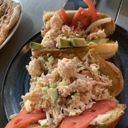 The Twin Otter Pub - Lobster Roll $26