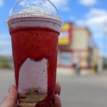 Fast Eddie's - Strawberry shortcake wildshake - Fast Food Near Me - Cambridge, Ontario Fast Eddie's - Strawberry shortcake wildshake - Fast Food Near Me - Cambridge, Ontario