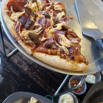 La Masa Pizzeria Conceptual - Meat lovers. The chicken is so flavorful, the sauce is fresh, the crust thin and crisp! Sorry pic is only half the pizza, we were hungry! - Pizza Near Me - San Juan, Puerto Rico La Masa Pizzeria Conceptual - Meat lovers. The chicken is so flavorful, the sauce is fresh, the crust thin and crisp! Sorry pic is only half the pizza, we were hungry! - Pizza Near Me - San Juan, Puerto Rico