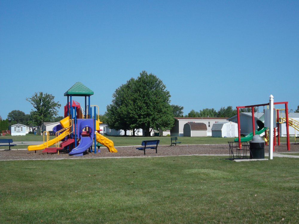 MEADOWBROOK ESTATES 11 Photos 1250 Strandwyck, Monroe, Michigan Mobile Home Parks Phone