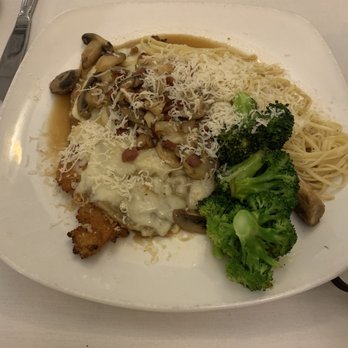 Alberto's Ristorante - Italian Near Me - Hyannis, Massachusetts