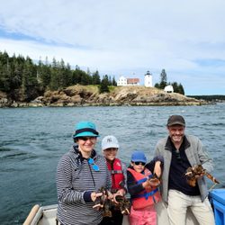 Swan's Island Charters - Kids love lobsters