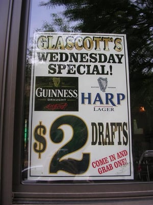 Glascott’s Saloon by null