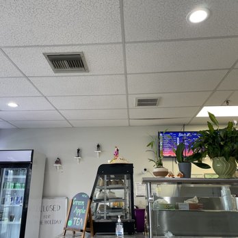 Banh Mi & Bubble Tea - Small but clean, no frills decor - Bubble Tea Near Me - Cranston, Rhode Island