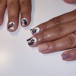 Color Capsule Nail Art Studio