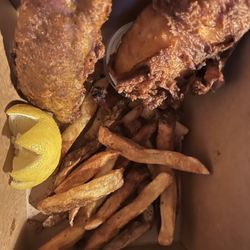 Tavern on Main - Fish and a woeful amount of "chips"