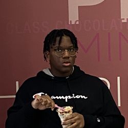 Baskin-Robbins - An unsuspecting citizen enjoying there ice cream ( I payed him to pose )