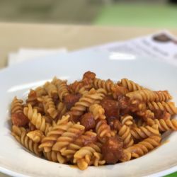 Numa - Die Nudelmacher - Gericht Ostalgie, Jagdwurst mit Spirelli und Tomatensoße