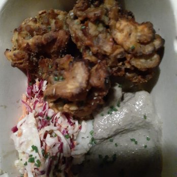 Modern Love Brooklyn - Mushroom fried chicken, mashed cauliflower with gravy and cole slaw - Vegan Near Me - Brooklyn, New York Modern Love Brooklyn - Mushroom fried chicken, mashed cauliflower with gravy and cole slaw - Vegan Near Me - Brooklyn, New York