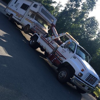Small Town Towing - We tow medium duty vehicles too! Both at our scottsville and Charlottesville locations! - Towing Near Me - Charlottesville, Virginia Small Town Towing - We tow medium duty vehicles too! Both at our scottsville and Charlottesville locations! - Towing Near Me - Charlottesville, Virginia