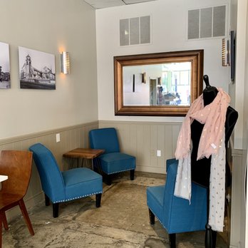 Simones Coffee & Tea - Sitting area - Coffee & Tea Near Me - Ventura, California Simones Coffee & Tea - Sitting area - Coffee & Tea Near Me - Ventura, California