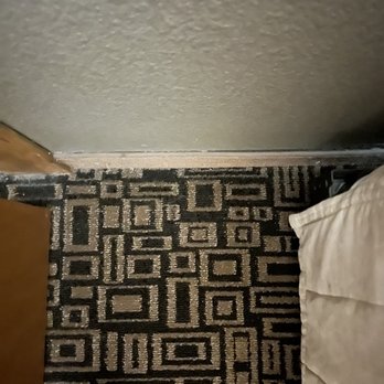 Mt Hood Oregon Resort - More dust on wall & rug by the bed - Hotels Near Me - Welches, Oregon Mt Hood Oregon Resort - More dust on wall & rug by the bed - Hotels Near Me - Welches, Oregon