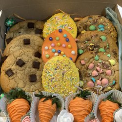 Mamas Cookies YQG - The Easter Bunny did not disappoint this year!