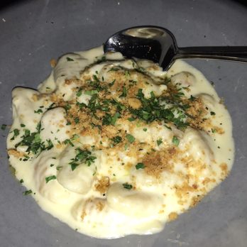Brighton Bodega - Truffle Mac and cheese gnocchi - Cocktail Bars Near Me - Brighton, Massachusetts Brighton Bodega - Truffle Mac and cheese gnocchi - Cocktail Bars Near Me - Brighton, Massachusetts