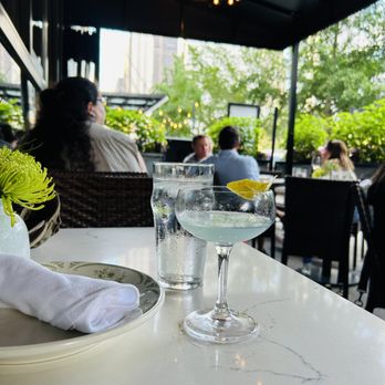 Acanto - Aviation cocktail, outside on patio. - Italian Near Me - Chicago, Illinois