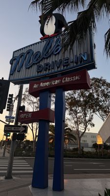 Mel's Drive-in by null